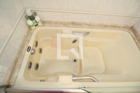 Casa à venda com 118m², 3 quartos e 2 vagasBanheiro da Suíte