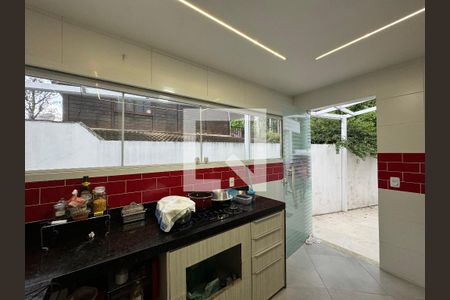 Casa de condomínio à venda com 500m², 4 quartos e 3 vagasCozinha