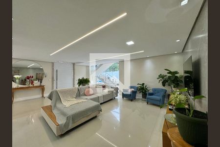 Casa de condomínio à venda com 500m², 4 quartos e 3 vagasSala