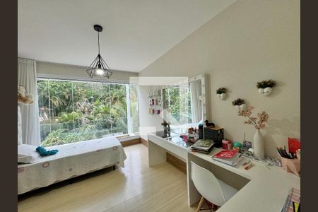 Casa de condomínio à venda com 500m², 4 quartos e 3 vagasSuíte 3