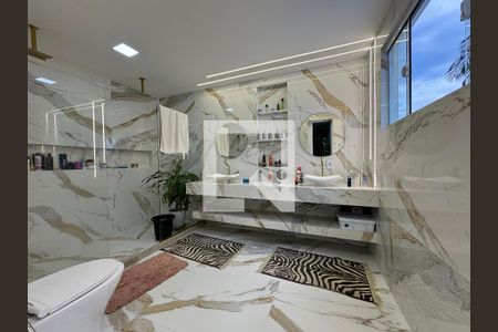 Casa de condomínio à venda com 500m², 4 quartos e 3 vagasSuíte 4 (Master) - Banheiro