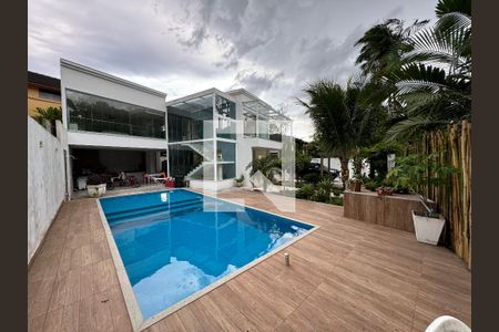 Casa de condomínio à venda com 500m², 4 quartos e 3 vagasFachada