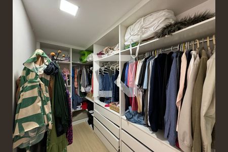 Casa de condomínio à venda com 500m², 4 quartos e 3 vagasSuíte 4 (Master) - Closet
