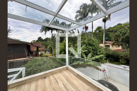 Casa de condomínio à venda com 500m², 4 quartos e 3 vagasSuíte 4 (Master) - Varanda - Vista