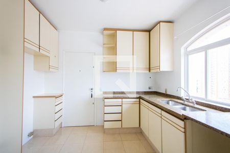 Apartamento à venda com 137m², 4 quartos e 2 vagas Apartamento à venda com 137m², 4 quartos e 2 vagasCozinha