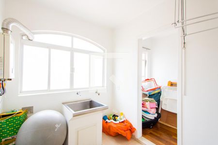 Apartamento à venda com 137m², 4 quartos e 2 vagas Apartamento à venda com 137m², 4 quartos e 2 vagasÁrea de serviço