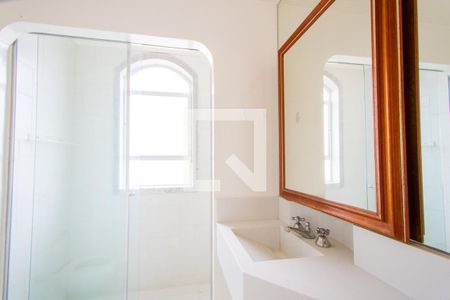 Apartamento à venda com 137m², 4 quartos e 2 vagas Apartamento à venda com 137m², 4 quartos e 2 vagasBanheiro social