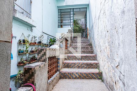 Casa à venda com 202m², 3 quartos e 2 vagasEscada