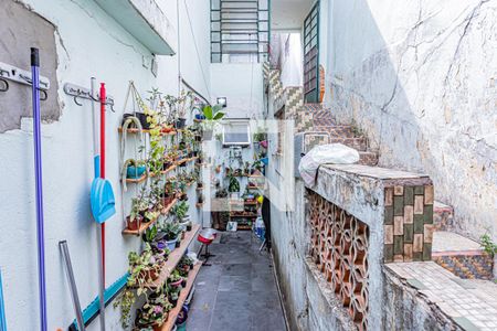 Casa à venda com 202m², 3 quartos e 2 vagasÁrea de serviço e corredor