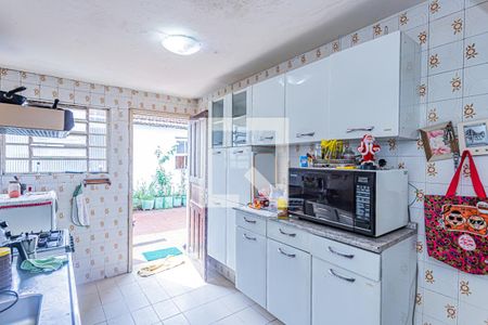 Casa à venda com 202m², 3 quartos e 2 vagasCopa e cozinha