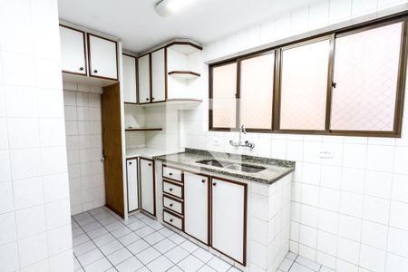 Cozinha de apartamento para alugar com 2 quartos, 74m² em Bacacheri, Curitiba