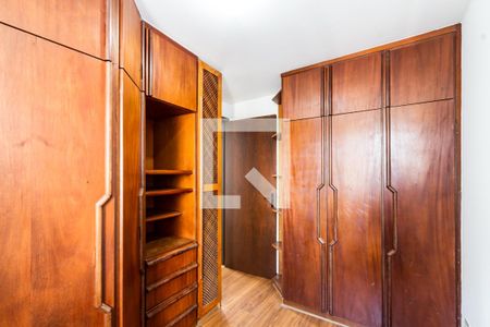 Apartamento para alugar com 74m², 2 quartos e 1 vagaQuarto