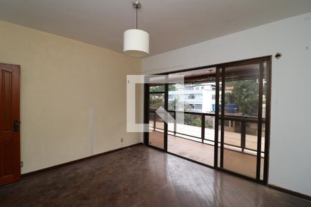 Apartamento à venda com 135m², 3 quartos e 2 vagasSuite