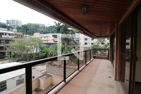 Apartamento à venda com 135m², 3 quartos e 2 vagasVaranda