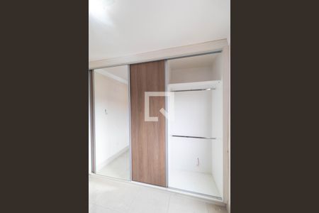 Apartamento para alugar com 58m², 2 quartos e 1 vaga Apartamento para alugar com 58m², 2 quartos e 1 vagaQuarto 02 - Armário