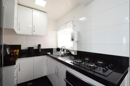 Apartamento à venda com 65m², 2 quartos e 2 vagas Apartamento à venda com 65m², 2 quartos e 2 vagasCozinha
