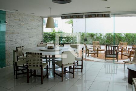 Apartamento para alugar com 100m², 2 quartos e 2 vagas Apartamento para alugar com 100m², 2 quartos e 2 vagasÁrea comum