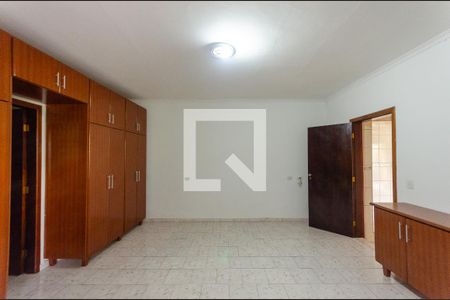 Casa à venda com 99m², 3 quartos e 5 vagasSuite