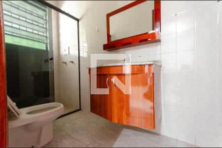 Casa à venda com 99m², 3 quartos e 5 vagasBanheiro da Suíte