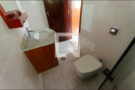 Casa à venda com 99m², 3 quartos e 5 vagasBanheiro da Suíte