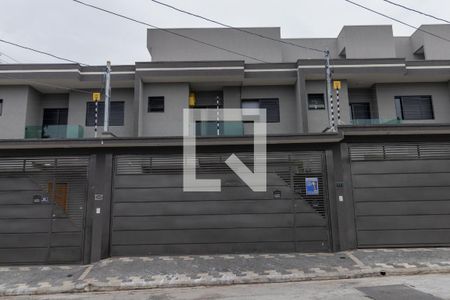 Casa à venda com 85m², 2 quartos e 2 vagasFachada