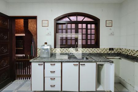 Casa à venda com 164m², 3 quartos e 2 vagas Casa à venda com 164m², 3 quartos e 2 vagasCozinha