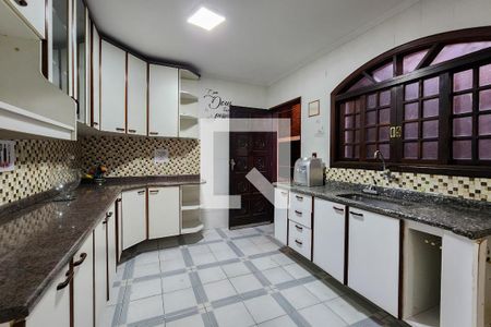 Casa à venda com 164m², 3 quartos e 2 vagas Casa à venda com 164m², 3 quartos e 2 vagasCozinha