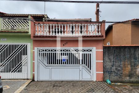 Casa à venda com 164m², 3 quartos e 2 vagas Casa à venda com 164m², 3 quartos e 2 vagasFachada