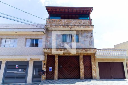 Casa para alugar com 80m², 3 quartos e 2 vagas Casa para alugar com 80m², 3 quartos e 2 vagasFachada