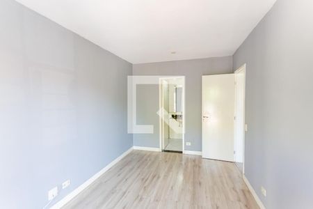 Suíte de casa de condomínio à venda com 4 quartos, 133m² em Vila São Pedro, Santo André