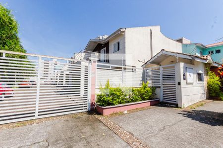 Fachada de casa de condomínio à venda com 4 quartos, 133m² em Vila São Pedro, Santo André