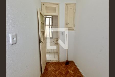 Apartamento para alugar com 108m², 3 quartos e sem vaga Apartamento para alugar com 108m², 3 quartos e sem vagaQuarto serviço