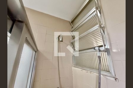 Apartamento para alugar com 108m², 3 quartos e sem vaga Apartamento para alugar com 108m², 3 quartos e sem vagaBanheiro social
