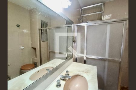Apartamento para alugar com 108m², 3 quartos e sem vaga Apartamento para alugar com 108m², 3 quartos e sem vagaBanheiro social