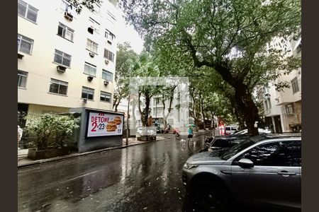 Apartamento para alugar com 108m², 3 quartos e sem vaga Apartamento para alugar com 108m², 3 quartos e sem vagaFachada com cartaz QA