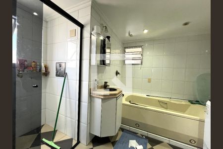 Apartamento à venda com 73m², 2 quartos e 1 vaga Apartamento à venda com 73m², 2 quartos e 1 vagaBanheiro