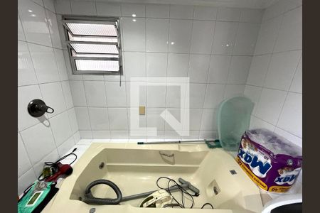 Apartamento à venda com 73m², 2 quartos e 1 vaga Apartamento à venda com 73m², 2 quartos e 1 vagaBanheiro