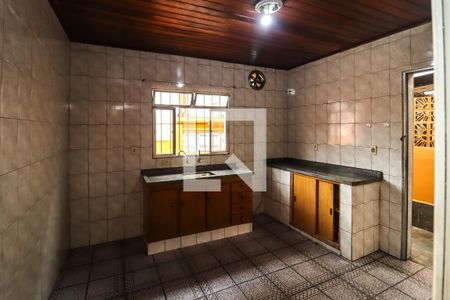 Casa para alugar com 101m², 2 quartos e 2 vagasCozinha