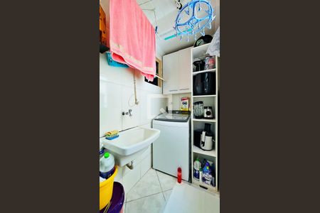 Apartamento à venda com 70m², 3 quartos e 1 vagaÁrea de Serviço