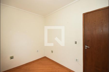 Casa à venda com 230m², 3 quartos e 2 vagas Casa à venda com 230m², 3 quartos e 2 vagasQuarto 2