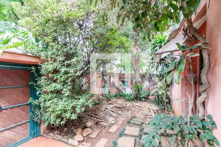 Garagem de casa à venda com 3 quartos, 215m² em Vila Cordeiro, São Paulo