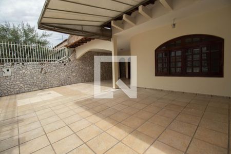 Casa para alugar com 222m², 3 quartos e 6 vagasGaragem