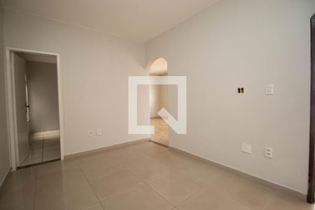 Sala 2 de casa para alugar com 3 quartos, 222m² em Qsd 49, Brasília