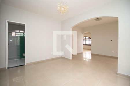 Sala 3 de casa para alugar com 3 quartos, 222m² em Qsd 49, Brasília