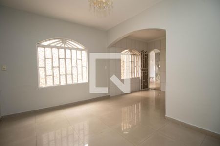 Sala 3 de casa para alugar com 3 quartos, 222m² em Qsd 49, Brasília