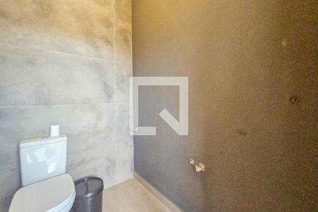 Casa de condomínio para alugar com 285m², 4 quartos e 4 vagasLavabo