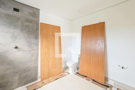 Casa de condomínio para alugar com 285m², 4 quartos e 4 vagasbanheiro da Suíte 4