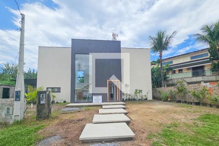 Casa de condomínio para alugar com 285m², 4 quartos e 4 vagasFachada