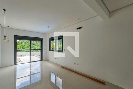 Casa de condomínio para alugar com 285m², 4 quartos e 4 vagassuite 4