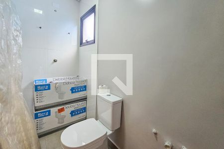 Casa de condomínio para alugar com 285m², 4 quartos e 4 vagasbanheiro da Suíte 2